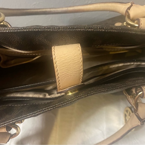 Michael Kors brown signature bag - Picture 7 of 11